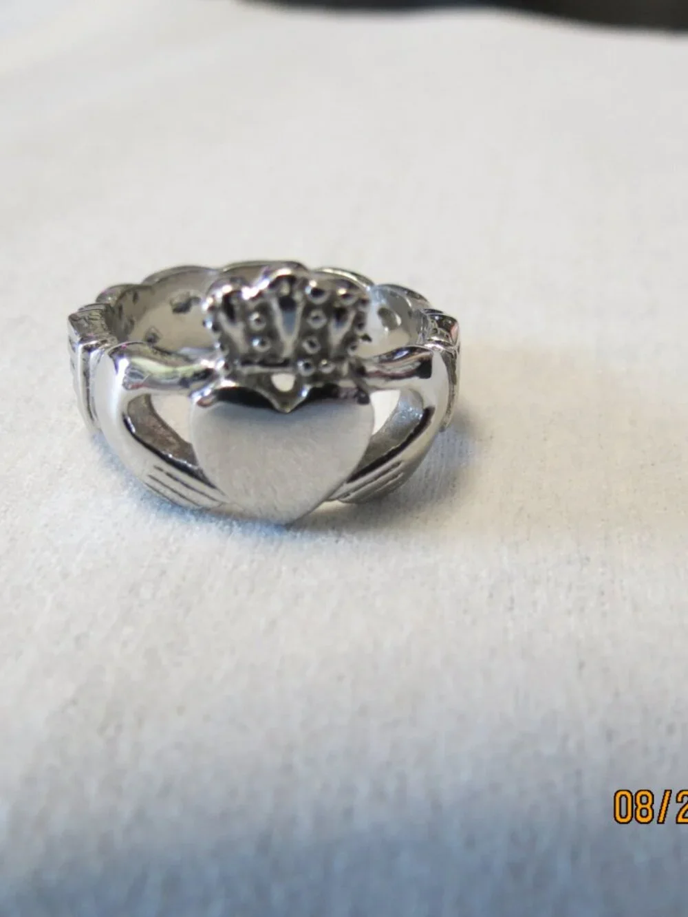 USED Great Condition Size 9.5 Unisex Costume Claddagh Ring
